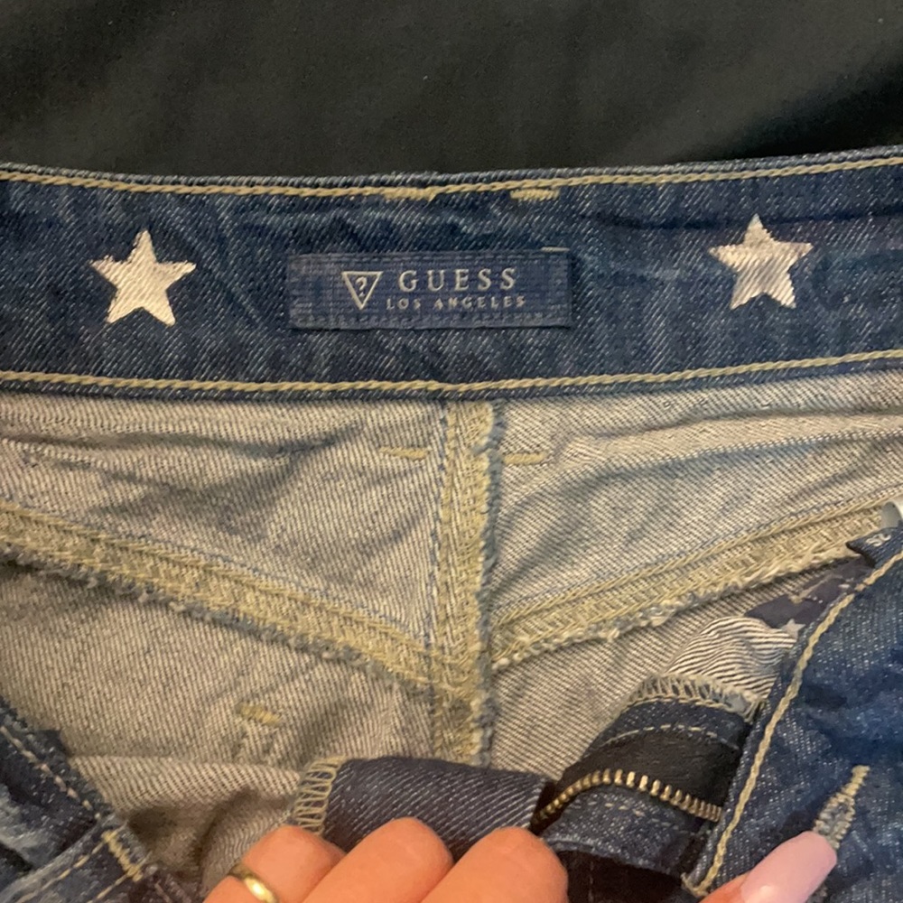 GUESS shorts - Picture 2 of 4